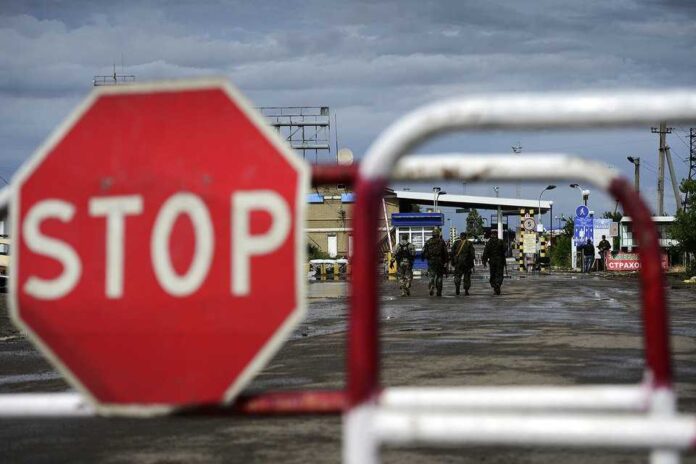 Запрет на ввоз продуктов в Крым в силе