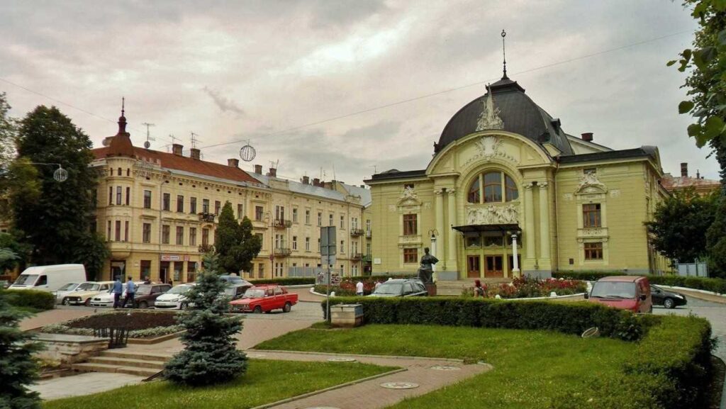 театр в Черновцах 