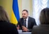 Ермак проводит встречу с нардепами от «Слуги народа». Ранее 40 депутатов раскритиковали последние договоренности в Минске